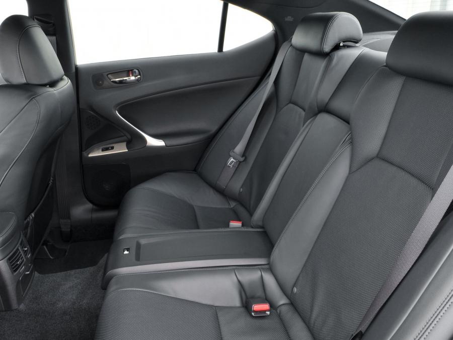  Lexus IS-F 2008 года  (UK) (фото 12 из 30)